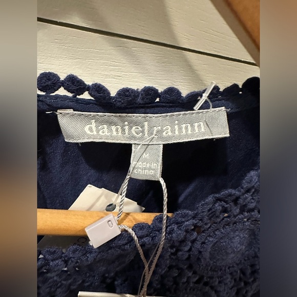 Daniel Rainn Navy Blue Women's Top- size Medium - Picture 3 of 8